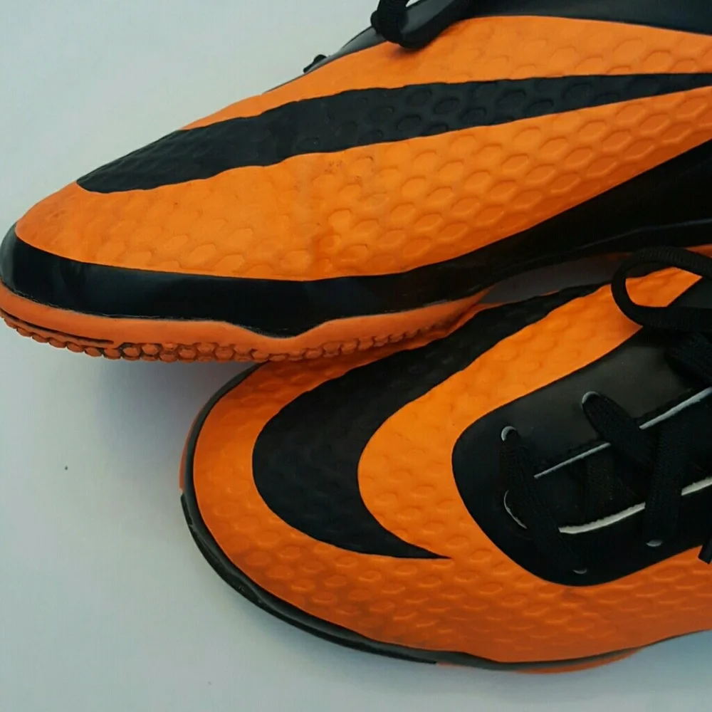 Nike Hyperveno orange black shoes boy girl size 5Y
